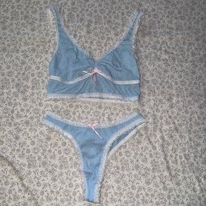 SHEIN Light Blue Lace Trim Bra Set